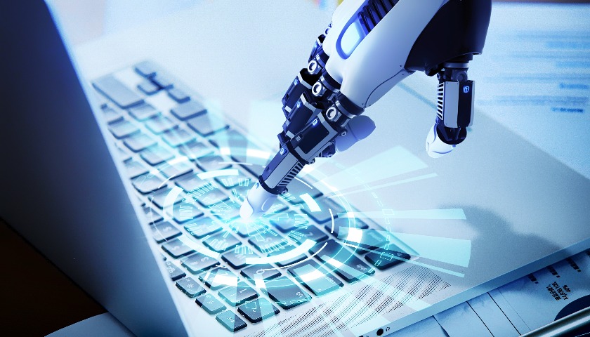 对话深演智能联合创始人谢鹏：使用智能体的企业，一定会打败不使用智能体的企业