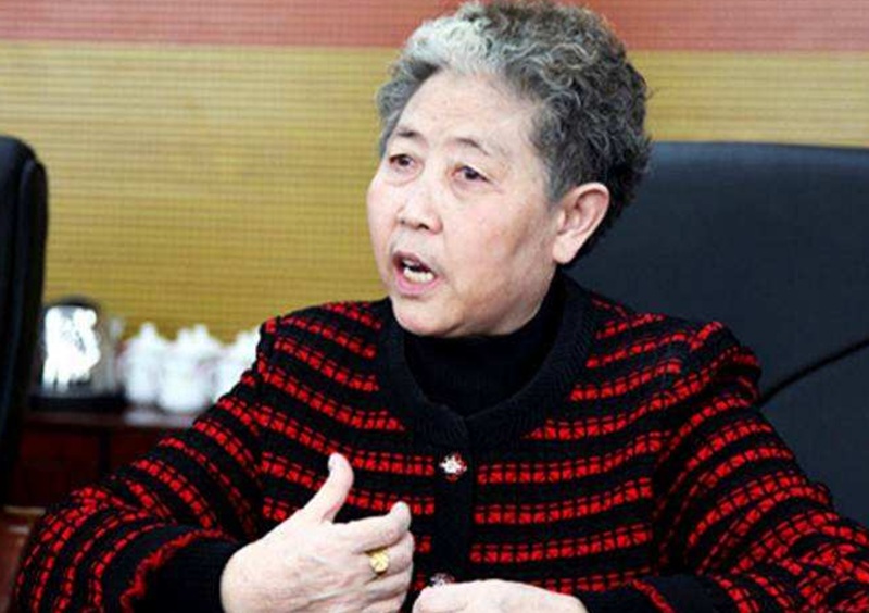 “国民辣酱”老干妈也用上AI，营收已重回巅峰
