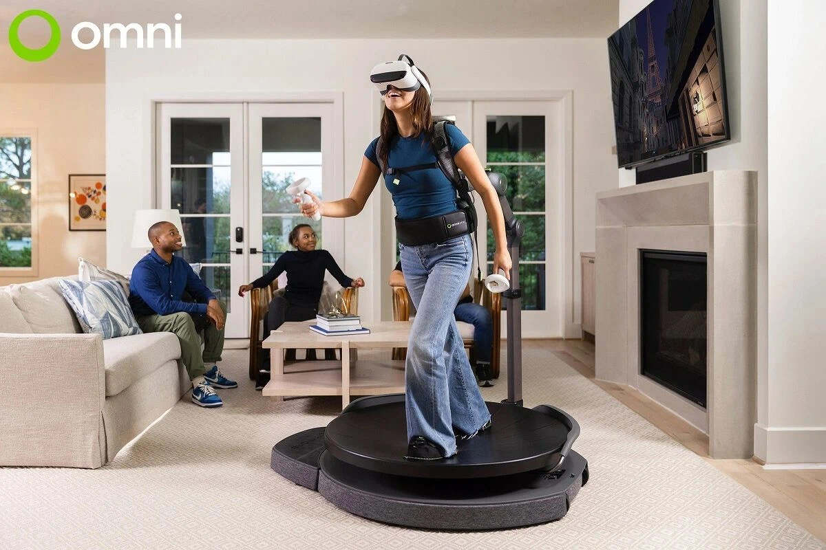 苹果发布会没带给你的 VR 体验，这台跑步机做到了