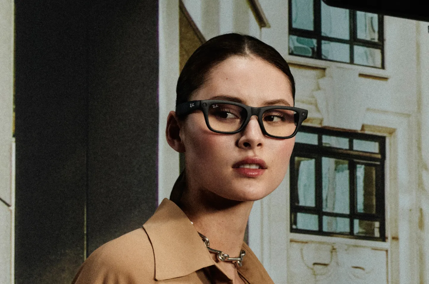 瞄准26亿+用户，Meta的「AI眼镜」覆盖面更广了