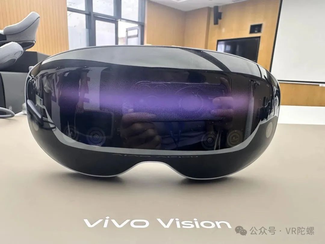 vivo Vision深度体验：单眼4K、手眼交互，vivo的机器人野望