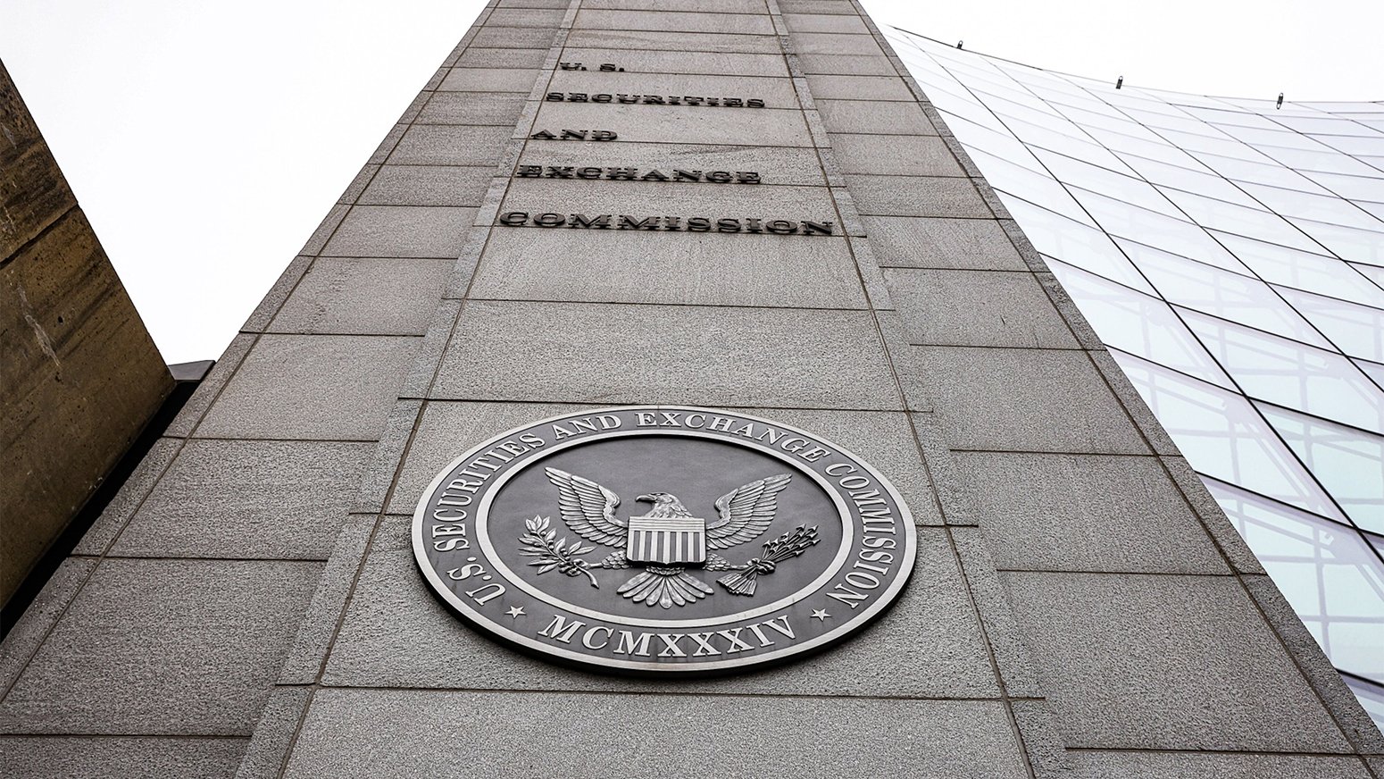 SEC 决定拯救自己，圈一片野草疯长